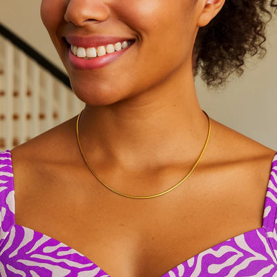 14k Yellow Gold Thin Motif Round Omega Necklace - jazzyjewelryjones